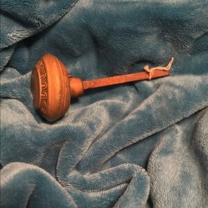 Gold Decor Accent with Classic Shape and Smooth Texture